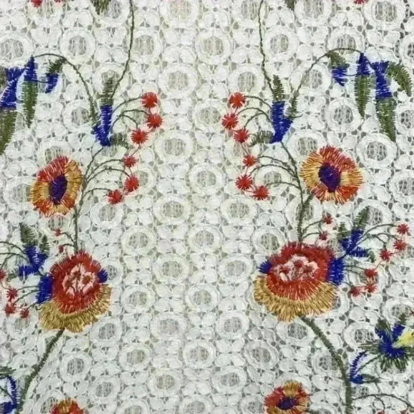 BEAUTIFUL Altar’ d State Embroidered Top floral blouse  -Size M - Picture 9 of 9